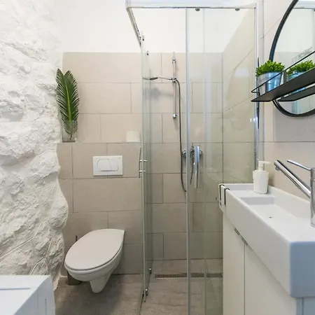 Piccola - 50m From *