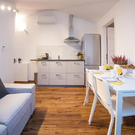 Piccola - 50m From *