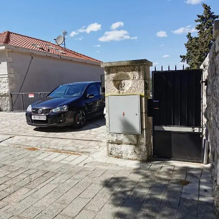 Apartment Piccola - 50m From