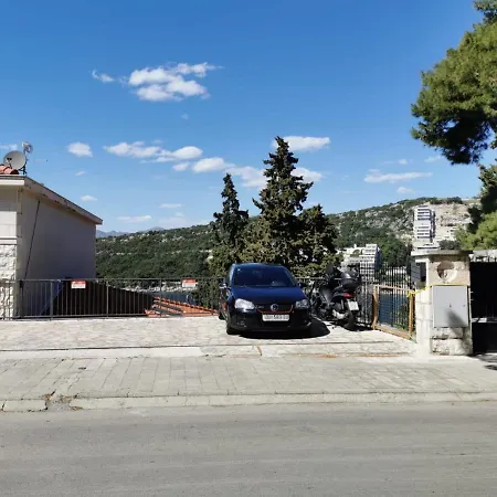 Piccola - 50m From Apartment