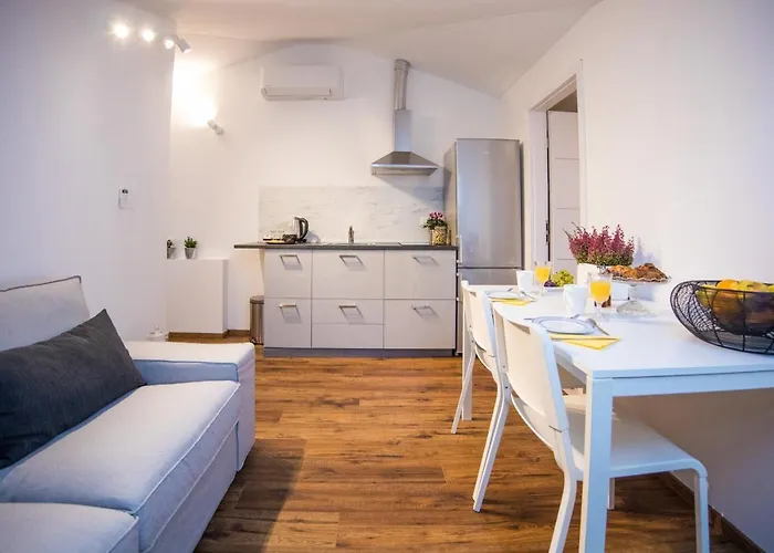 Piccola - 50m From *