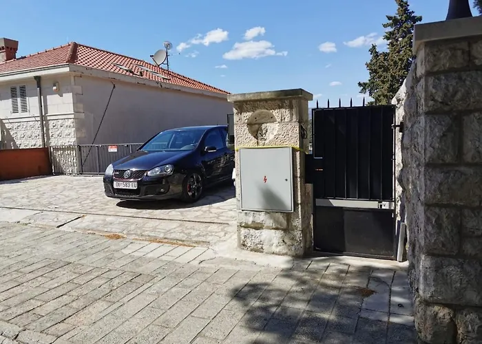 Appartement Piccola - 50m From The